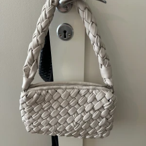 Jättefin väska💕 - Så fin flätad väska i nyskick💕
