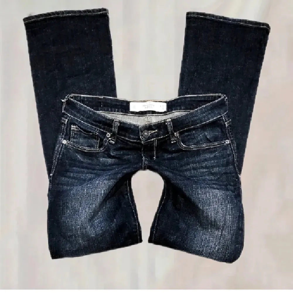 Jättefina bootcut jeans från abercrombe & fitch 💞💞💞 . Jeans & Byxor.