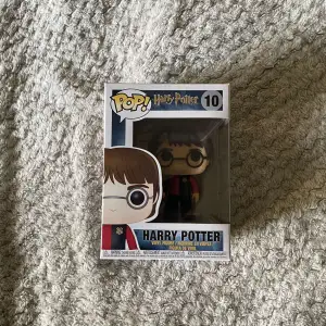 Harry Potter funko pop säljs för 90 kr :)
