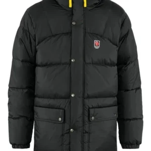 Byte fjälräven - Jag har en fjällräven i M och skulle vilja byta med en S. Jag har en svart fjällräven i gott skick. Jag är första ägaren och den har inte används så mycket. 