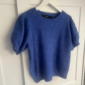 Stickad tröja  - Superfin stickad tröja från Vero Moda. Nästan aldrig använd, fint skick💗