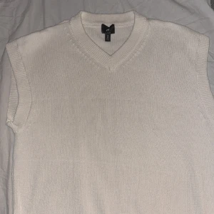 Pullover  - Pullover tröja från HM i storlek S, men är oversized (känns som en M)