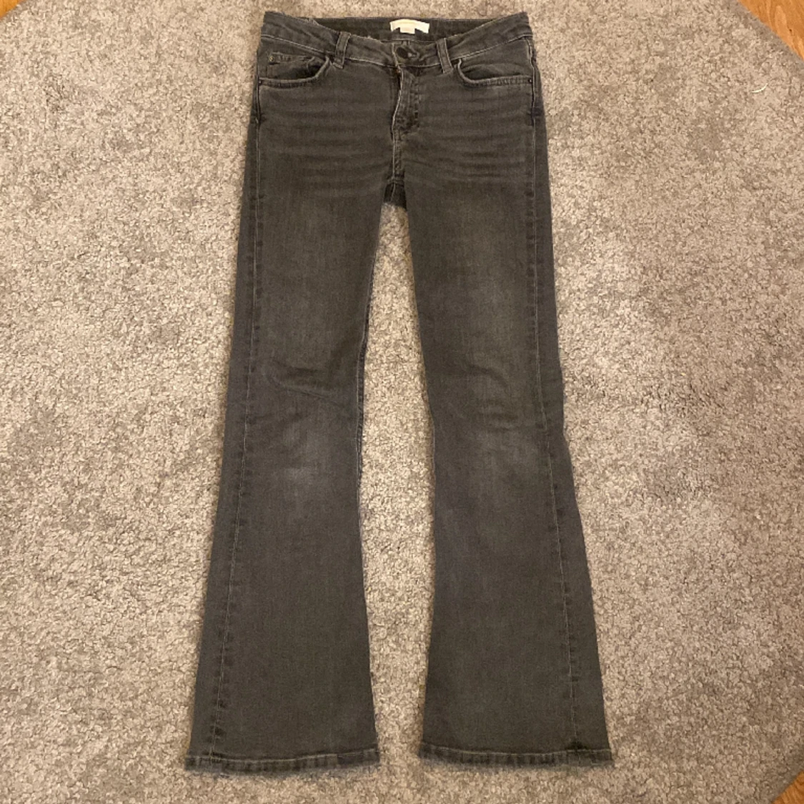 Lågmidjade botcut jeans 