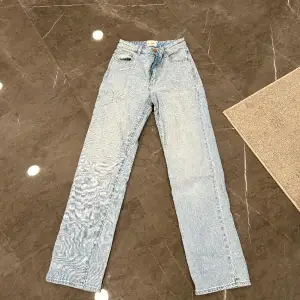 Abrand jeans använd fåtal gånger