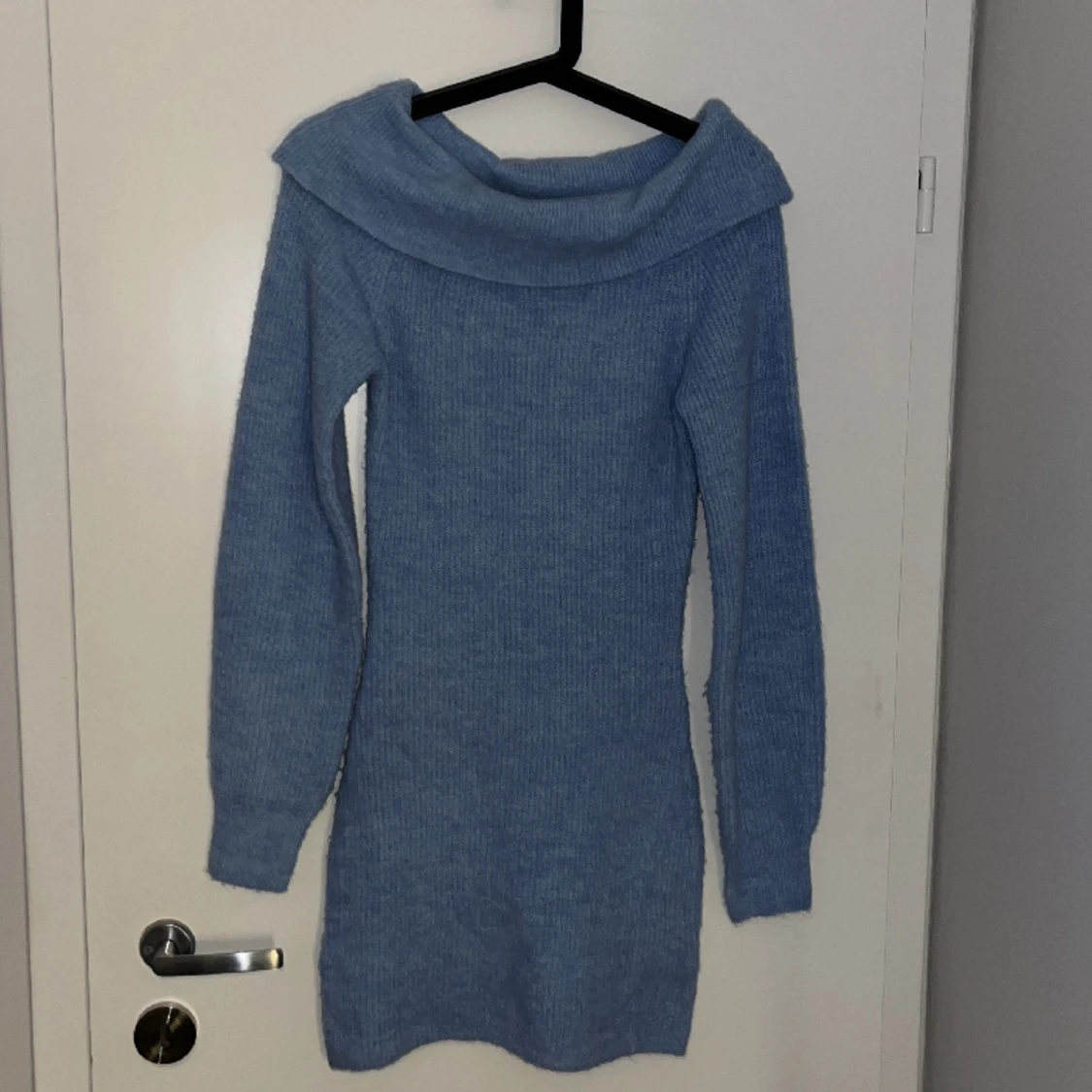 Blå stickad klänning - 90