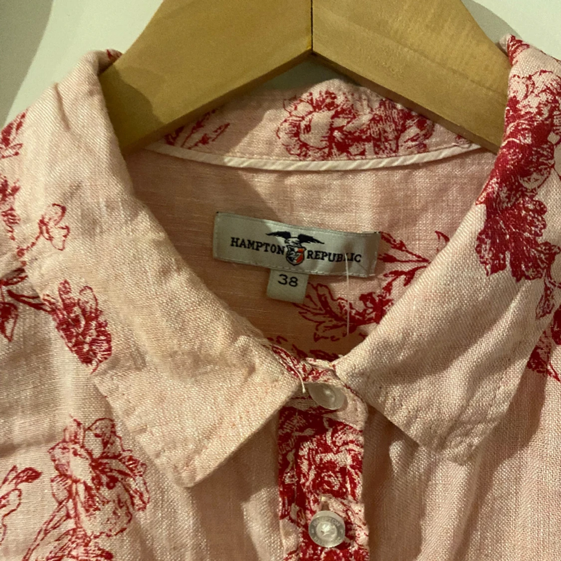 Rosa blommig skjorta - 90