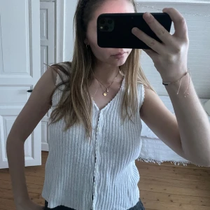 Stickad topp - (Ny annons) 