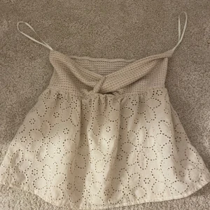 Linne  - Aldrig adnvänd  Stolek S 