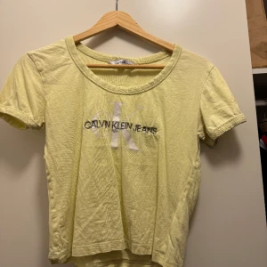 Calvin Klein Tshirt - Tshirt från calvin klein i storlek S! Pris kan diskuteras💖
