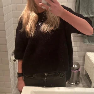 Stickad  T-shirt  - Storlek Xs-s