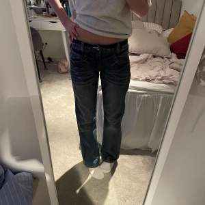 Jättefina jeans som inte kommer till användning💕 passar mig som har strl 34/S