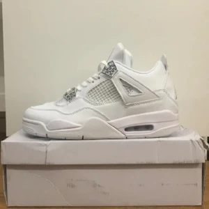 Jordan  - Jätte snygga jordans bra skick!!