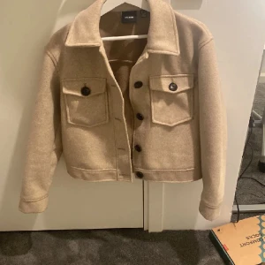 Kappa  - Fin kappa ifrån vero moda. Lite noppig!