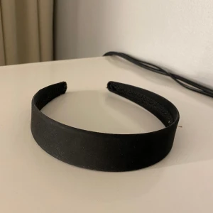 diadem - ett svart diadem