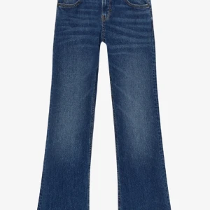 Lågmidjade jeans - Lågmidjade mörkblå jeans. Helt oanvända pga för stora. Priset är förhandlingsbart.