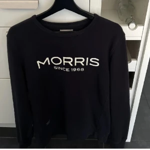 Morris Sweatshirt - Sweatshirt från Morris! Fint skick & passar mig som är 180!