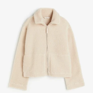 Jacka - Säljer denna populära jacka ifrån Hm ( slutsåld på hemsidan ). Nästintill oanvänd. Storlek S 💕