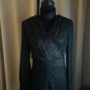 klänning - snygg balklänning. Klänningen är köpt utomlands. Storlekar M, L, XL, XXL, 44💕