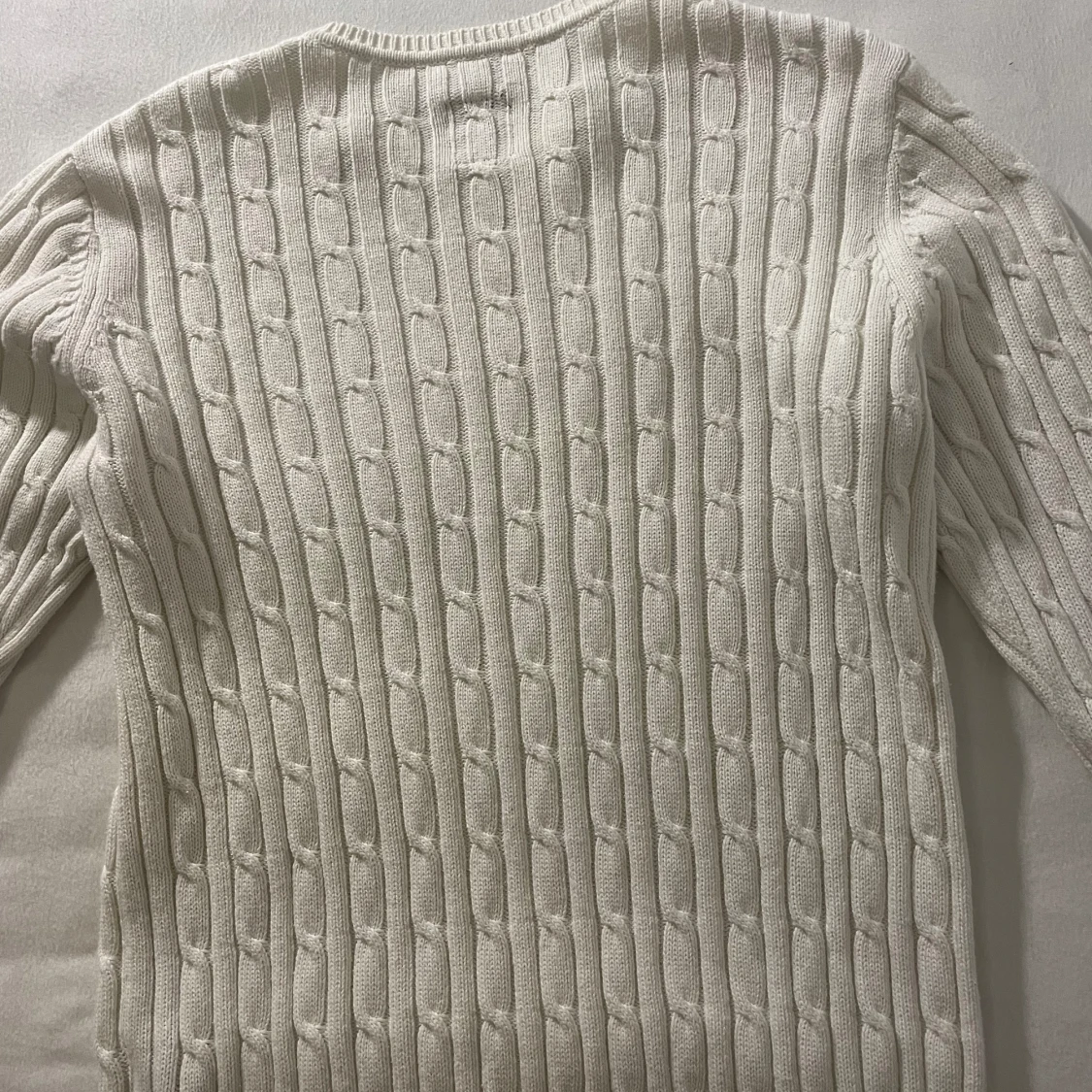Stickad vit tröja - 90