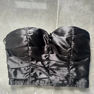 topp - SUPER fin men passar tyvärr inte mig, inga defekter 💕