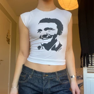 cool grapic t-shirt - Så unik! Gott skick! 