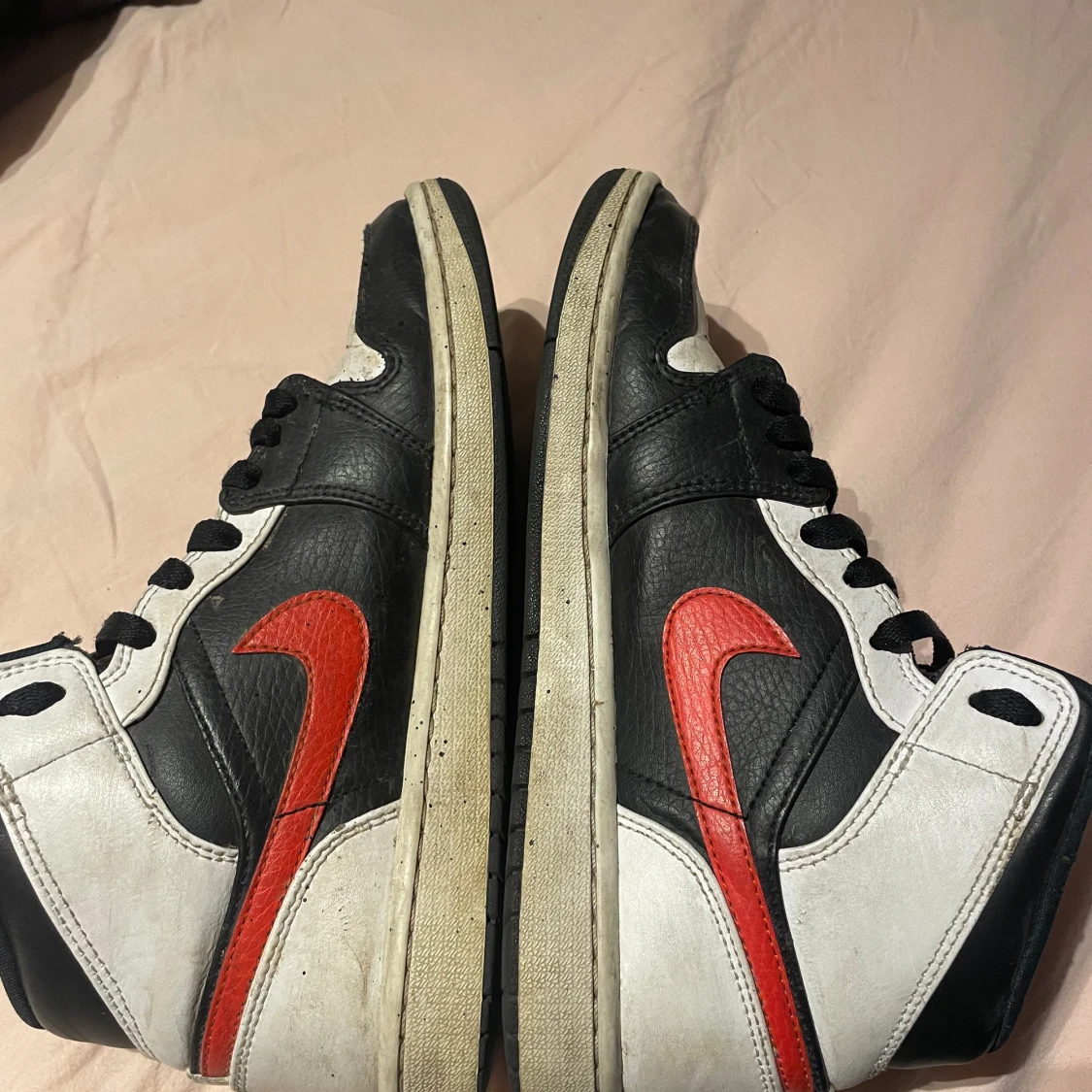 Jordan 1 Mid Chile Red  - 90