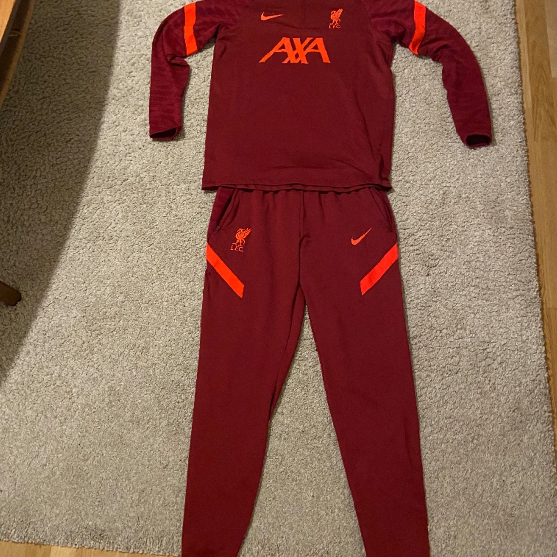 Liverpool tracksuit  - 91