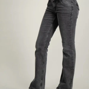 Gina Young jeans❤️ - Säljer Gina Young jeans❤️ bra skick och ny pris är 349kr❤️