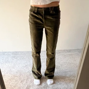 Snygga gröna Manchesterbyxor! - Så snygga mörkgröna bootcut manchesterbyxor!!!