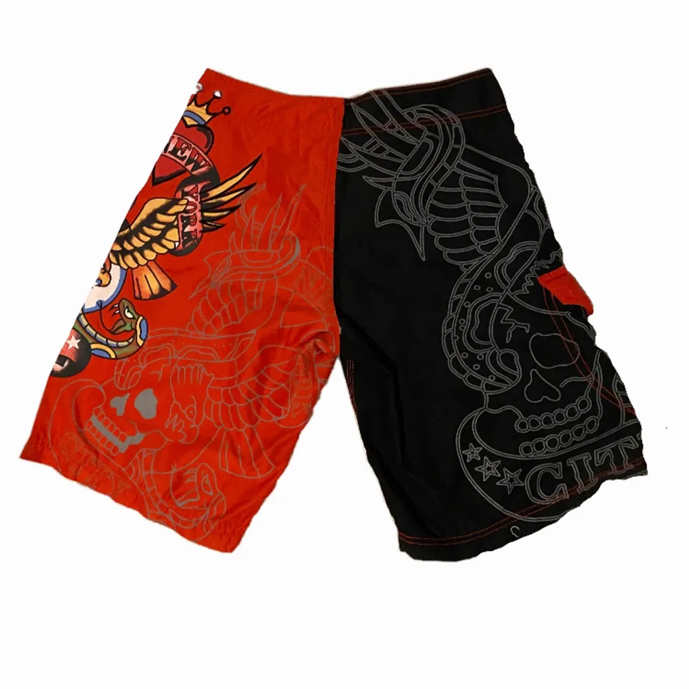 Ed hardy shorts/ badbyxor . Shorts.