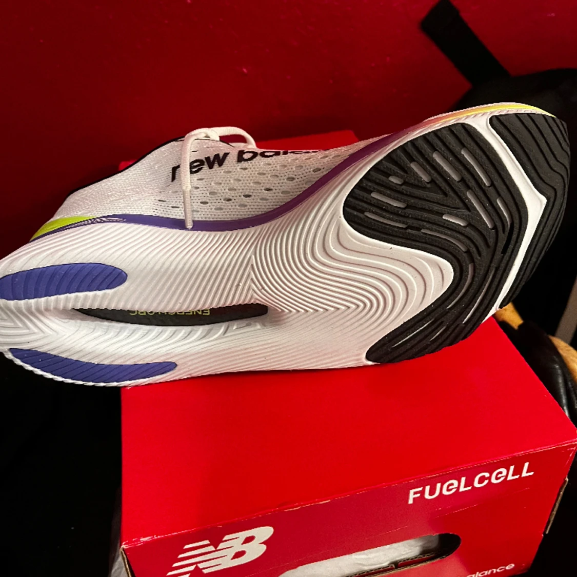 NewBalance löparskor strl 39