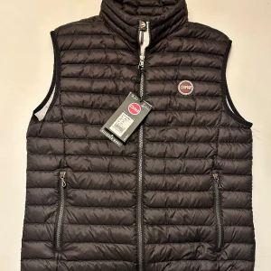 Colmar väst - Helt ny colmar väst  Storlek M Ny pris 2500 Hör av er om de intressant!