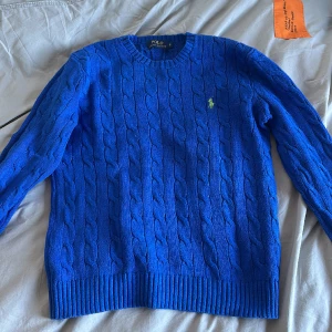 Polo Ralph Lauren Cable Sweatshirt - 9/10 knappt använd Unik färg Stl S  Fler varor - bättre pris!