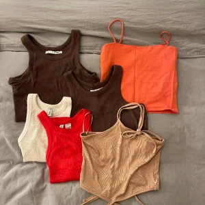 Toppar - Blandade toppar från bla New Yorker, H&M, Lager 157 och GinaTricot. Hör av dig vid frågor 💌 10:-/st