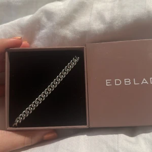 Kedja armband  - Silver kedja ( armband ) från Edblad  Ny pris 400kr aldrig andvänts
