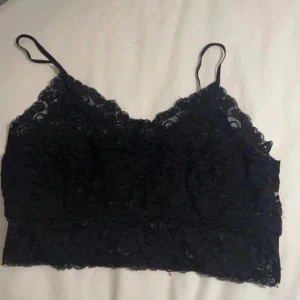 Mesh topp - Skriv gärna för frågor 💃💃 sista bilden är för o visa att den är ganska mesh  Pris går alltid diskutera 😇 