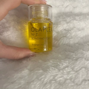 Olaplex hårolja  - Säljer min olaplex hårolja som nyss är köpt men inte kommer till någon användning då den endast är testad.