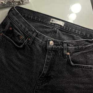 Low waist jeans från Gina i storlek 34 säljer för de tyvärr har blivit för små för mig💗