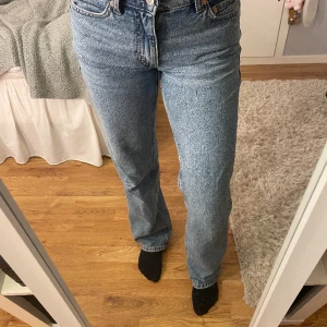 Lågmidjade jeans från gina - Knappt använda - superfint skick Lågmidjade - modellen ”low straight”