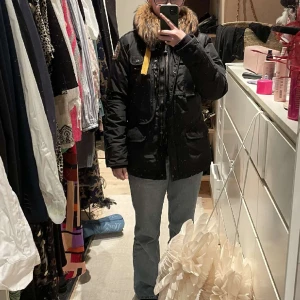 Parajumpers jacka  - Parajumper jacka i mycket bra skick💓 Skriv för fler bilder🫶🫶 Äkthetsbevis finns till!