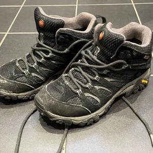 Hikingboots vattentäta  - Vattentäta hikingboots 