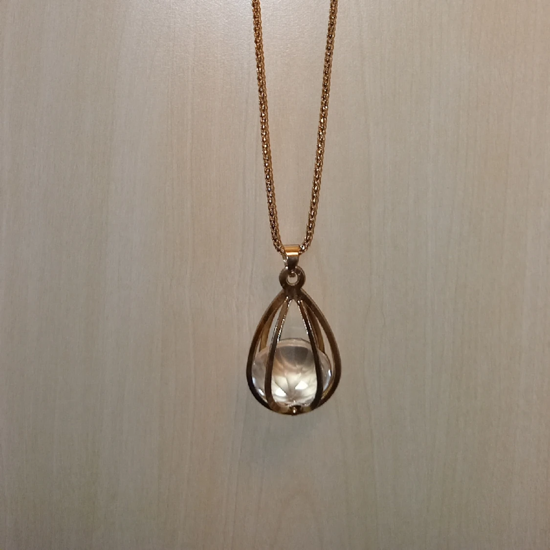 Pendant with long chain