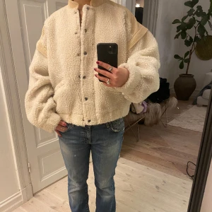 Jacka - Cool jacka till höst/vår från Sofie schnoor. Nypris 1999:-  Nupris 600:-