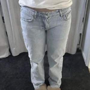 Fina Jeans från Gina Tricot. I ny skick och inga defekter❤️