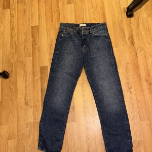 Jack and Jones JJICHRIS JJCOOPER JOS 790 PCW NOOS RELAXED FIT JEANS - Helt oanvända jeans, endast tvättade 1 gång och därav är lapparna inte med 