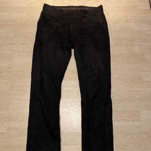 Riley Kostymbyxor - Säljer dessa snygga kostymbyxor ifrån märket Riley.  Kolla in mina andra annonser med😊  Fraktas inom 48h📦📩