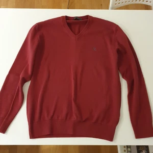 Tröja Sir Raymond Tailor röd - Storlek M bra skick