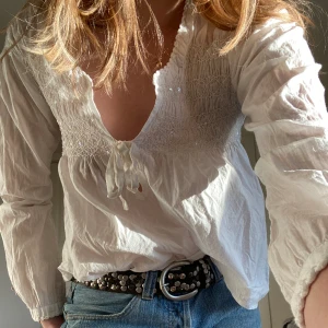 Odd Molly blus - Odd molly blus i fint skick, prefekt nu till vår/sommar 🥰 Storlek 1, motsvarande S. Skriv privat för frågor eller flera bilder ❤️❤️