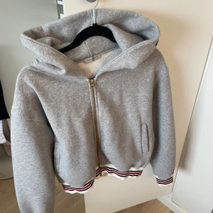 Zip hoodie - sällan använd så bra skick