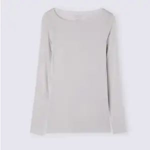 säljer nu min knappt använda intimissimi tröja i färgen ice grey, storlek S. Nytt pris 449kr, mitt pris 290kr Pris kan diskuteras!